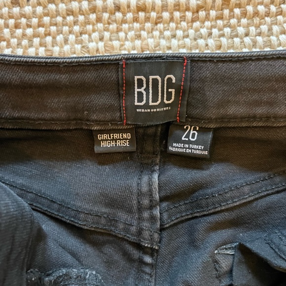 BDG Girlfriend Highrise Jeans - Picture 2 of 3